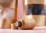 Plastični zatvarač sa presvlakom od bambusa i unutrašnjom kapaljkom za bočice sa PP18 grlom-grupa_slika