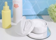 Plastična PP teglica od 50mL u beloj boji sa zatvaračem i spatulom-grupa_slika