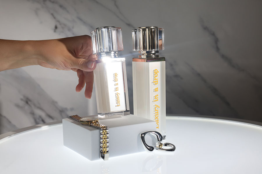 Zamenska unutrašnja bela bočica sa belim zatvaračem za šifru 23-2620-grupa_slika