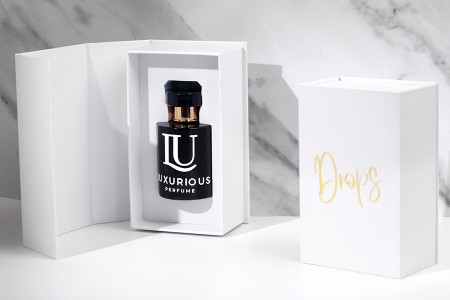 Luksuzna bela kutija 90x140x55mm sa magnetnim zatvaranjem, za bočicu 30mL sa šifrom: 22-1569-grupa_slika