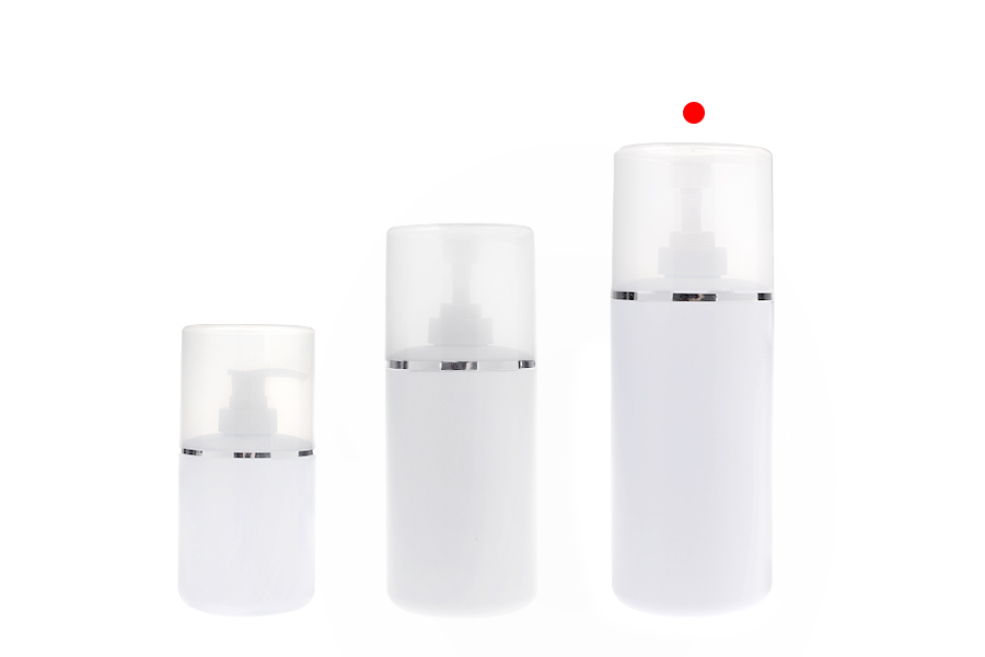 Plastična (HDPE) bela boca od 500 mL sa pumpicom za kremu i providnim poklopcem sa srebrnom linijom-grupa_slika