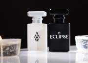 Bela staklena bočica za parfem 30mL sa sprejem i belim zatvaračem-grupa_slika