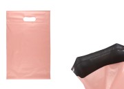 Kurirske vodootporne PE transportne kese 260x330 mm roze boje, sa samolepljivim zatvaranjem i ručkom - 100 kom