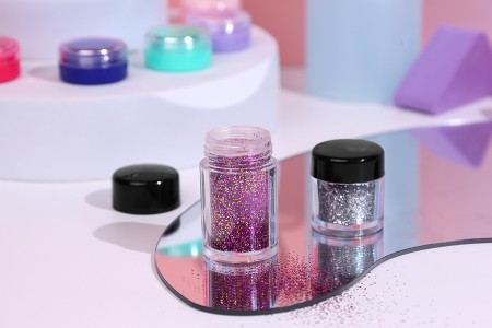 Akrilna kutijica 5 mL sa zatvaračem i čepom sa rupicama, za praškastu kozmetiku - 12 kom-grupa_slika