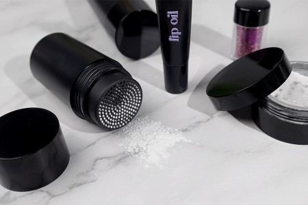 Crna bočica 15 mL (44x85 mm) sa rupicama i poklopcem-grupa_slika