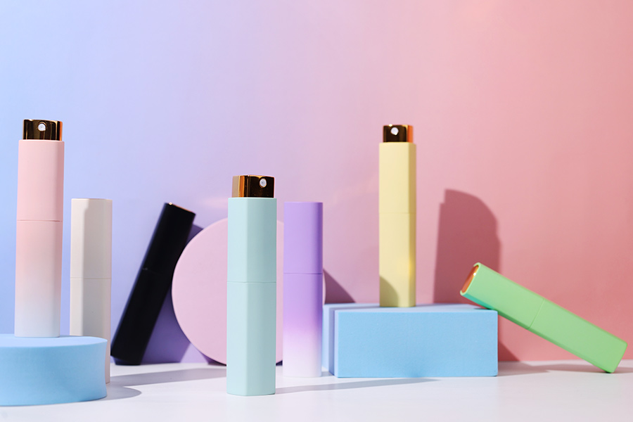 Bočica sa sprejom 10 mL za parfem (sa unutrašnjom staklenom bočicom) u različitim MAT bojama-grupa_slika