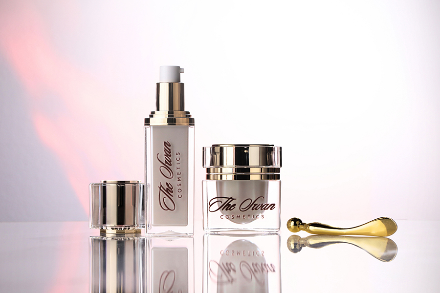 Luksuzna akrilna teglica od 30 mL sa zlatnim zatvaračem i plastičnim međupoklopcem-grupa_slika