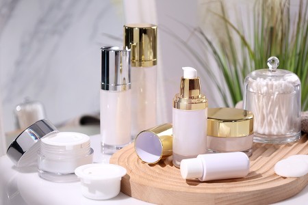 Akrilna dopunjiva teglica od 30 mL za kremu sa poklopcem (sa unutrašnjom zaptivkom) i plastičnim međupoklopcem-grupa_slika