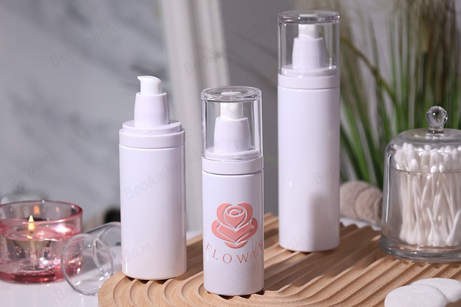 Plastična (PET) bela bočica 150 mL sa raspršivačem i providnim poklopcem-grupa_slika