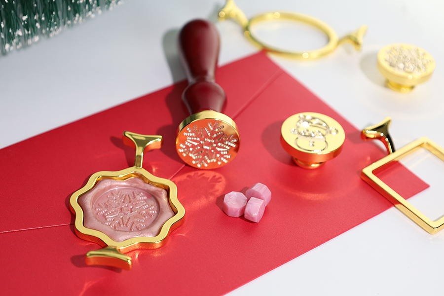 Voštani pečat prečnika 25mm u različitim Božićnim dezenima-grupa_slika