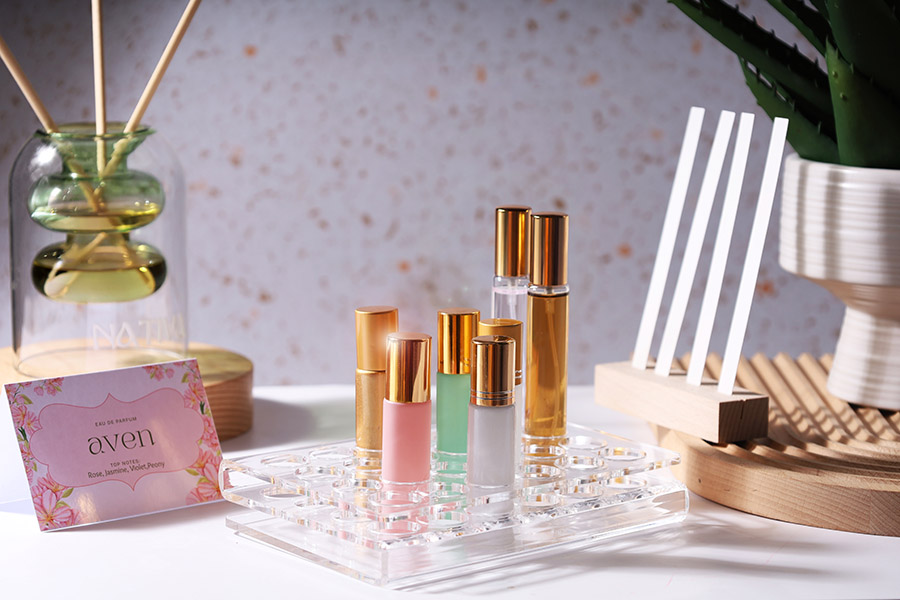 Stalak (postolje) od pleksiglasa 190x140x28mm - 24 otvora prečnika 25mm-grupa_slika