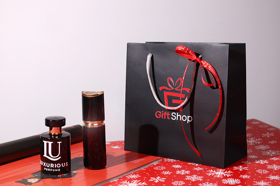 Crna mat plastificirana poklon kesa 220x90x210mm sa sivom pamučnom ručkom-grupa_slika