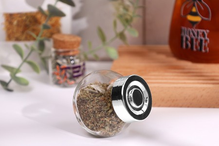 Staklena teglica 50mL sa dve osnove (za bočno postavljanje) i plastičnim zatvaračem u srebrnoj boji-grupa_slika