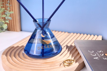 Staklena plava ukrasna bočica 200 ml za osveživač prostora-grupa_slika