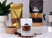 Aluminijumske DoyPack kesice 100x30x145 mm u beloj boji sa zip zatvaranjem, rupicom, prozorom i mogućnošću termo zatvaranja – 100 kom-grupa_slika