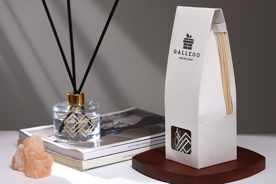 Bela papirna kutija 85x85x260 mm za bočice osveživača prostora sa mestom za štapiće - 20 kom-grupa_slika