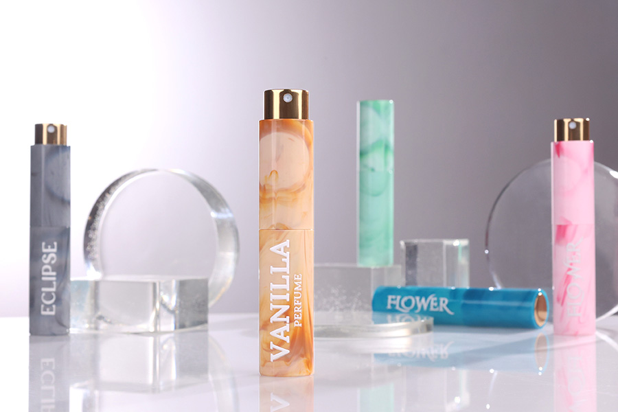 Parfemska bočica od 10 mL sa staklenom unutrašnjošću i twist up sprejom-grupa_slika