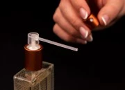 Plastična igla za dekantovanje parfema Plastična igla za dekantovanje parfema