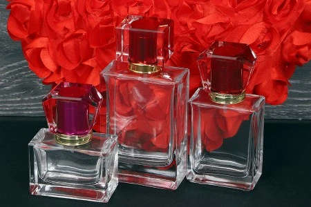 Bočica za parfeme staklena 70mL pravougaona (15/400)-10