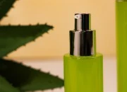 Staklena bočica 30mL sa srebrnom pumpicom i zatvaračem Staklena bočica 30mL sa srebrnom pumpicom i zatvaračem
