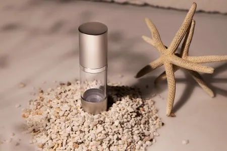 Airless akrilna bočica 30mL za kreme sa aluminijumskom osnovom i zatvaračem u 2 boje-7
