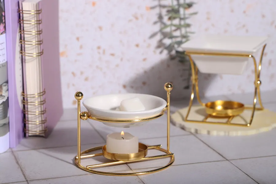 Četvrtasti metalni osveživač prostora sa keramičkom posudom za voskove i ulja-grupa_slika