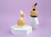 Staklena bočica 30mL sa pipetom i plastičnom oblogom u dezenu drveta-grupa_slika