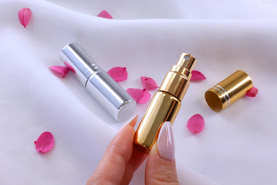 Stakleni tester za parfeme 5mL, sa sprejom i sa aluminijumskom oblogom u zlatnoj ili srebrnoj boji - 6 kom Stakleni tester za parfeme 5mL, sa sprejom i sa aluminijumskom oblogom u zlatnoj ili srebrnoj boji - 6 kom-grupa_slika