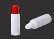 Plastična poluprovidna flašica od 100mL, sa ravnom kapalicom i zatvaračem u dve boje Plastična poluprovidna flašica od 100mL, sa ravnom kapalicom i zatvaračem u dve boje