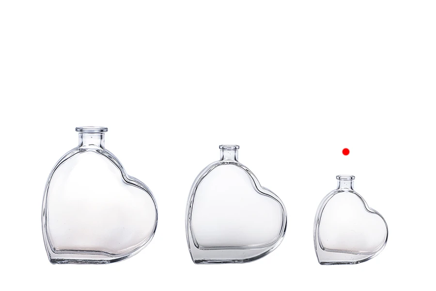 Staklena flašica u obliku srca 50mL-grupa_slika