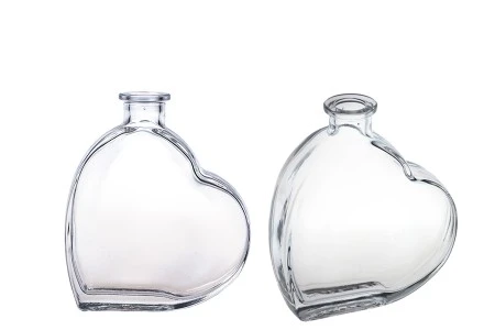 Staklena flaša u obliku srca 200mL-1