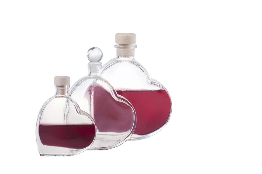 Staklena flaša u obliku srca 200mL Staklena flaša u obliku srca 200mL
