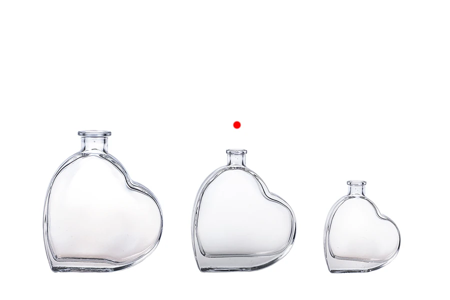 Staklena flašica u obliku srca 100mL-grupa_slika