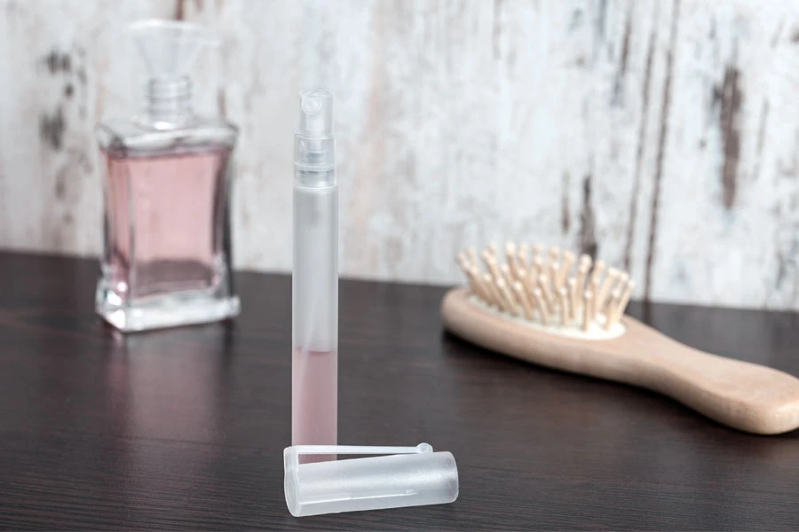 Staklena bočica 8mL, sa sprejom za parfeme-grupa_slika