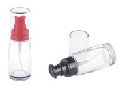 Staklena okrugla bočica 30mL za kreme sa plastičnom pumpicom u dve boje i providnim zatvaračem