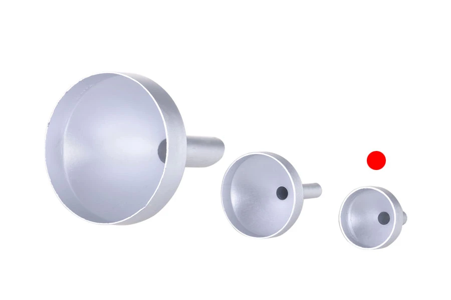 Aluminijumski levak u MAT srebrnoj boji sa prečnikom 17 mm (u donjem delu 4 mm) Aluminijumski levak u MAT srebrnoj boji sa prečnikom 17 mm (u donjem delu 4 mm)