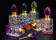 Kristalna bočica za parfem od 5 ml sa kristalnim poklopcem i iglom u 6 boja-slika_proizvoda