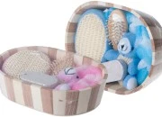 Poklon set - pribor za kupatilo u drvenoj korpi Poklon set - pribor za kupatilo u drvenoj korpi