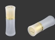 Staklena bočica od peskiranog stakla 50mL, za kreme sa pumpicom i zlatnim zatvaračem Staklena bočica od peskiranog stakla 50mL, za kreme sa pumpicom i zlatnim zatvaračem