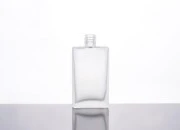 Staklena četvrtasta bočica od peskiranog stakla za parfeme 60mL (18/415)