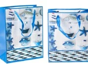 Plastificirana poklon kesa 210x100x260mm sa plastificiranom ručkom - 12 kom Plastificirana poklon kesa 210x100x260mm sa plastificiranom ručkom - 12 kom