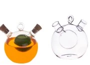 Staklena okrugla dvostruka flaša 414mL, sa dva čepa od plute. Ručno izrađena od duvanog stakla