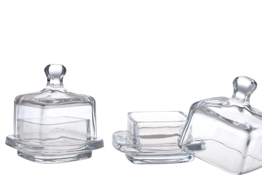 Ukrasna staklena kockasta posuda sa staklenim poklopcem-grupa_slika