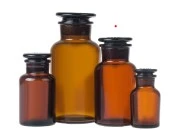 Farmaceutska staklena flašica 250mL, smeđe boje sa staklenim zatvaračem Farmaceutska staklena flašica 250mL, smeđe boje sa staklenim zatvaračem
