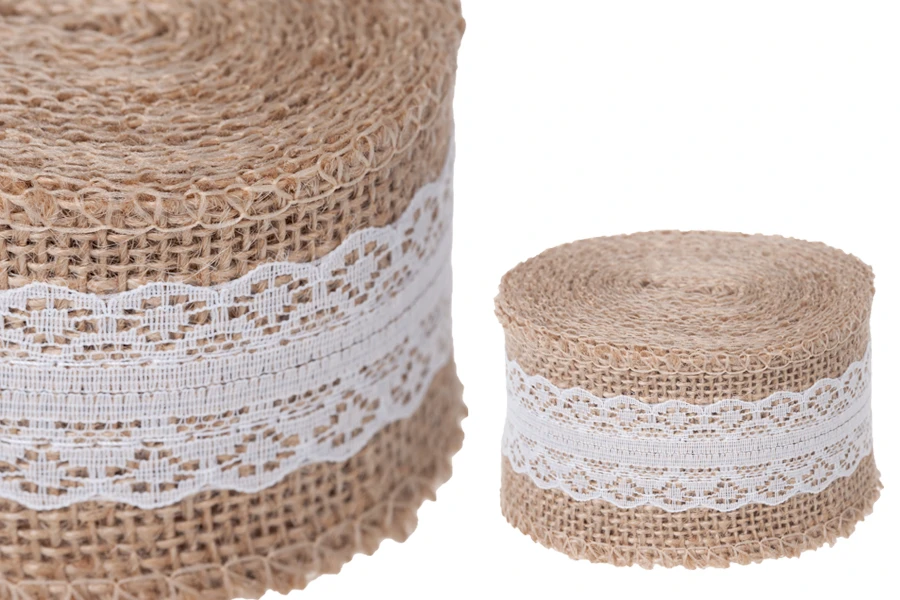 Traka od jute sa čipkom, 55 mm (1 komad je 4,3 m) Traka od jute sa čipkom, 55 mm (1 komad je 4,3 m)