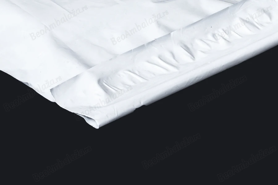 Plastična bela PE kesa 380x520mm sa samolepljivim zatvaranjem, za slanje poštom - 100 kom-