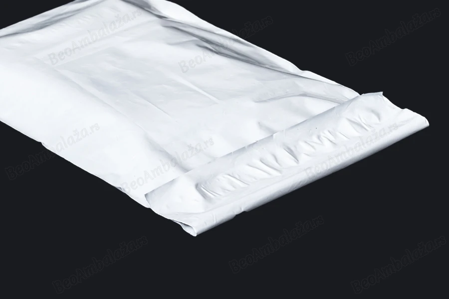 Plastična bela PE kesa 200x350mm sa samolepljivim zatvaranjem, za slanje poštom - 100 kom-