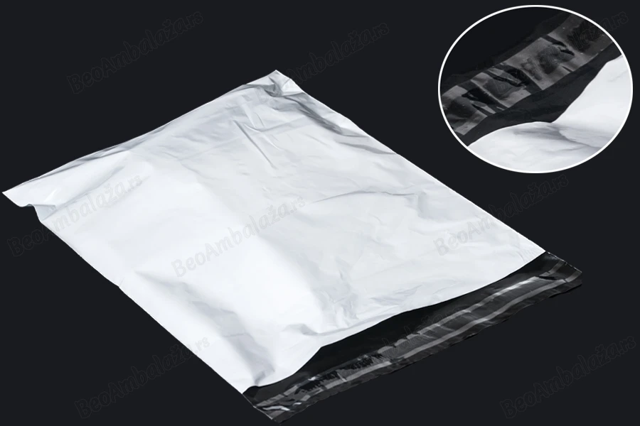 Plastična bela PE kesa 250x350mm (za A4 format) sa samolepljivim zatvaranjem, za slanje poštom - 100 kom-slika_proizvoda
