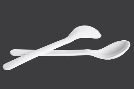 Plastična bela kašika 13,5 cm-1
