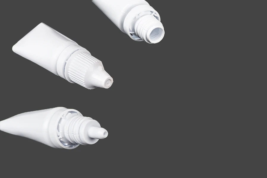 Plastična bela tubica sa zatvaračem 5mL - 12 kom Plastična bela tubica sa zatvaračem 5mL - 12 kom
